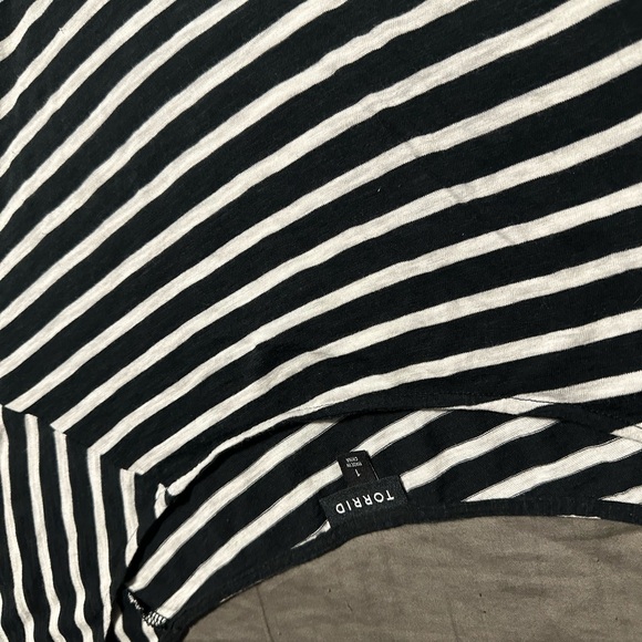 Women’s off the shoulder shirt from Torrid - Picture 3 of 3